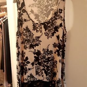 Beige and black flowy tank. Size XL